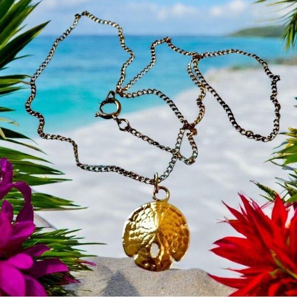 Sand Dollar Pendant and Chain Necklace Gold Tone 18" - Picture 1 of 10